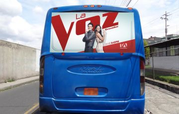 Gigantografìa - La Voz Ecuador II - Bus urbano trasera.