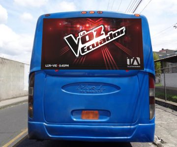 Gigantografía trasera para buses urbanos.