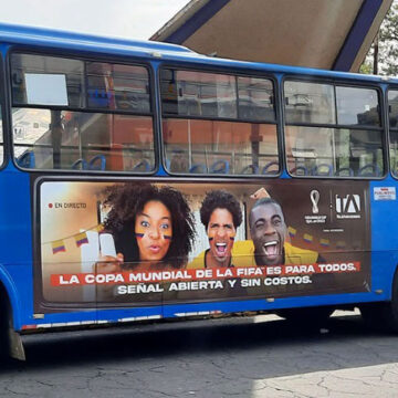 Mundial-Qatar-2022-Teleamazonas-Vladimir-Zambrano-Bus-Lateral